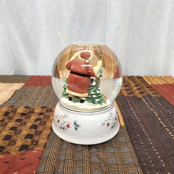 Pfaltzgraff Winterberry Santa Musical Snow Globe Play I'll Be Home For Christmas - Picture 5 of 12